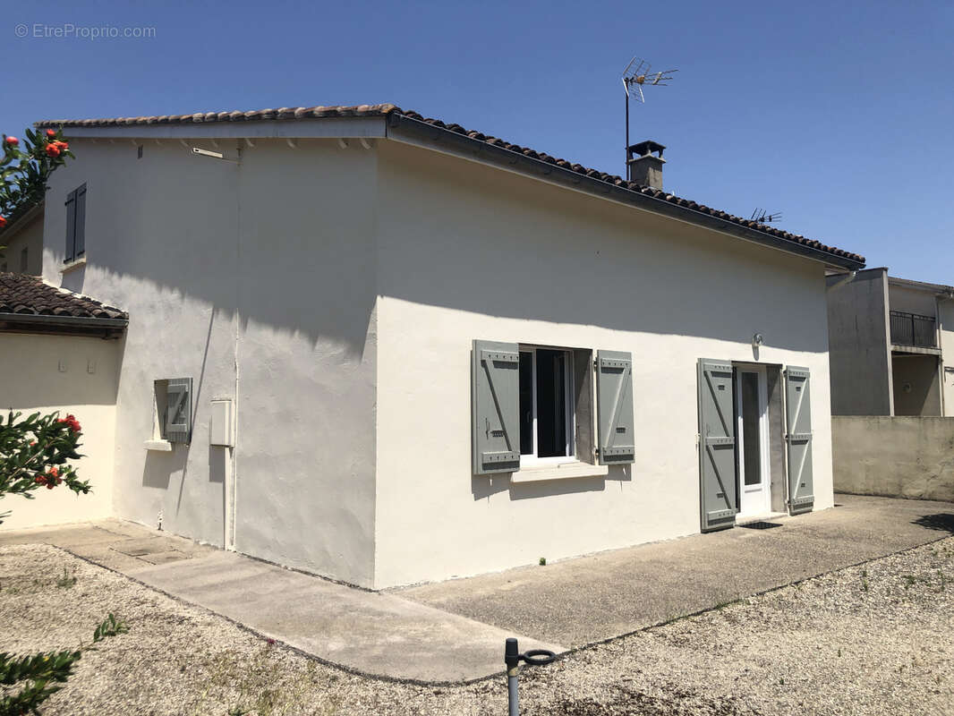 Maison à CASTELNAU-D'AUZAN