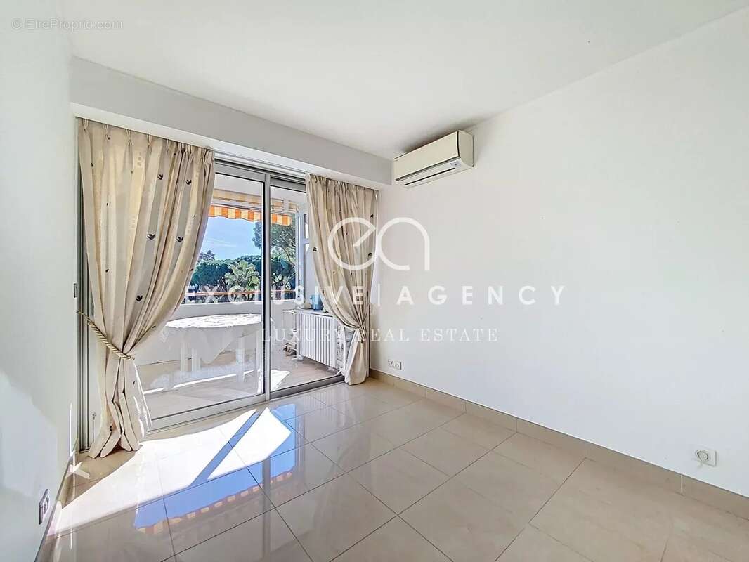 Appartement à VALLAURIS