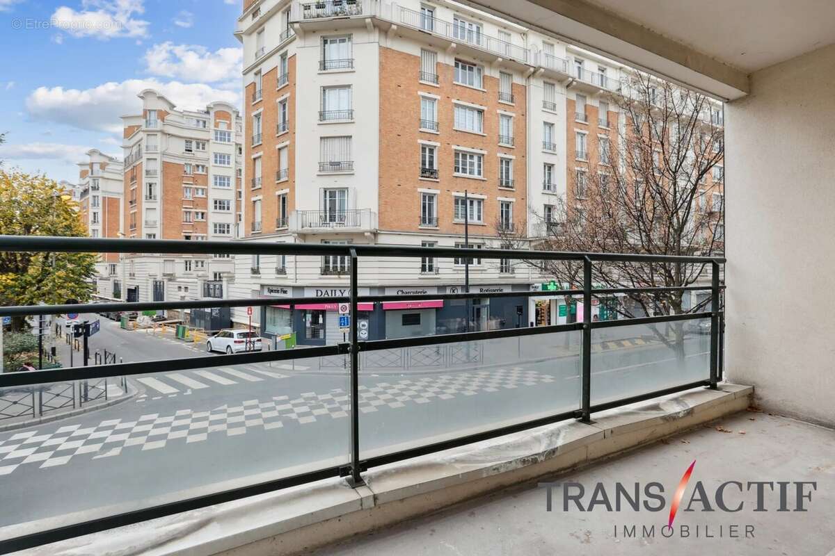 Appartement à COURBEVOIE