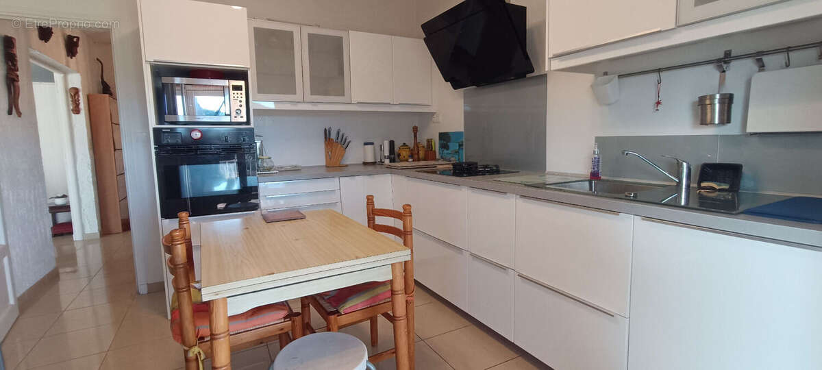 ** Sud ** MAISON Double ** Terrasse & Piscine ** Vue Dégagée ** (83500) LA SEYNE SUR MER **ur Mer 6 pièce(s) - photo 11