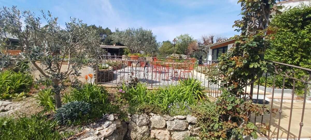 Bâtisse de caractère – 166 m² – Piscine – Chambres d’hôtes – Plus de 5 000 m² de terrain - photo 2