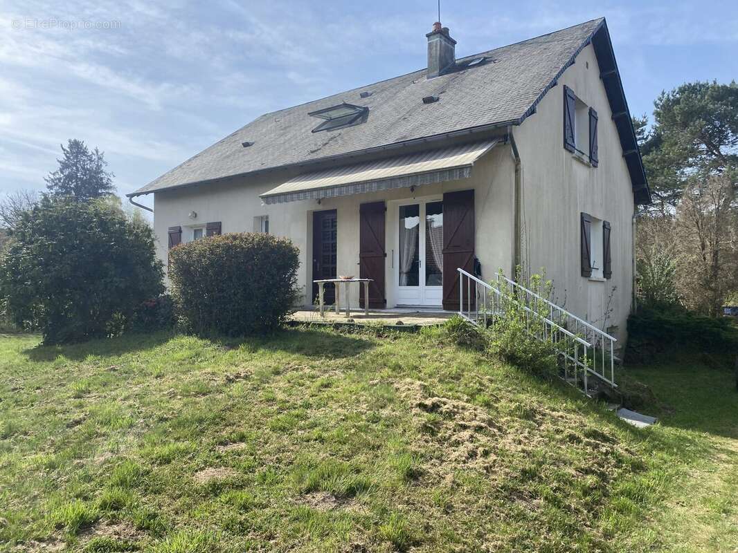 Maison à ROYERE-DE-VASSIVIERE