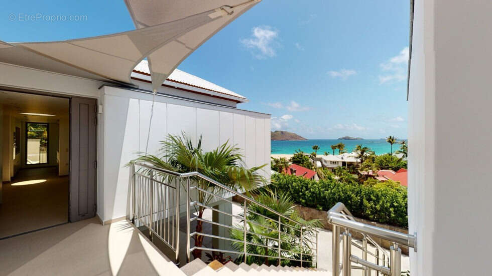 Maison à CAPESTERRE-BELLE-EAU