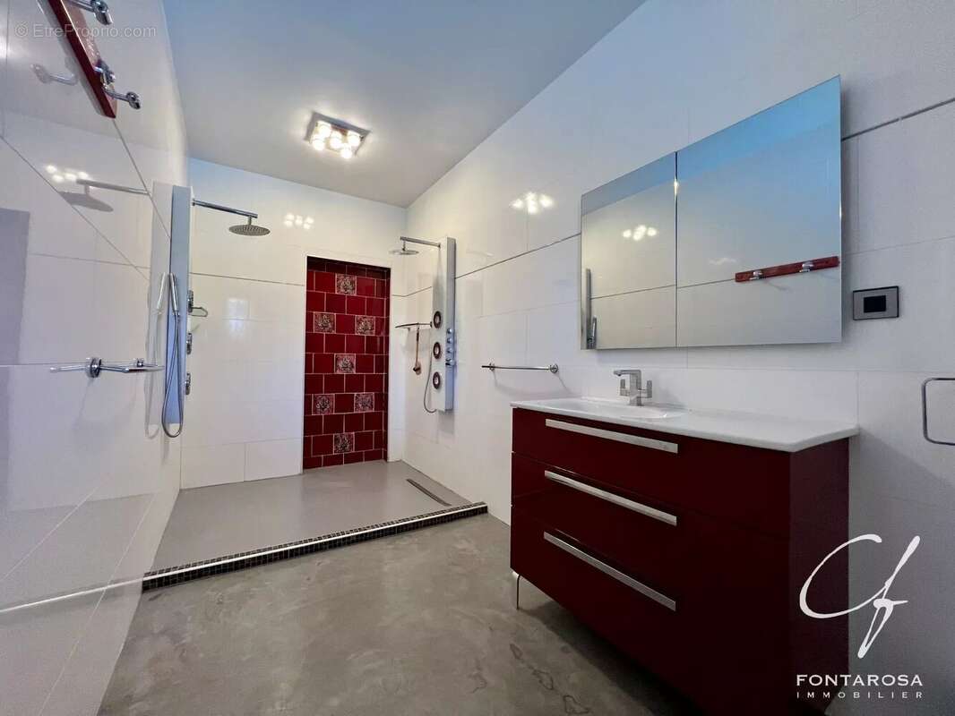 Maison à PUGET-SUR-ARGENS