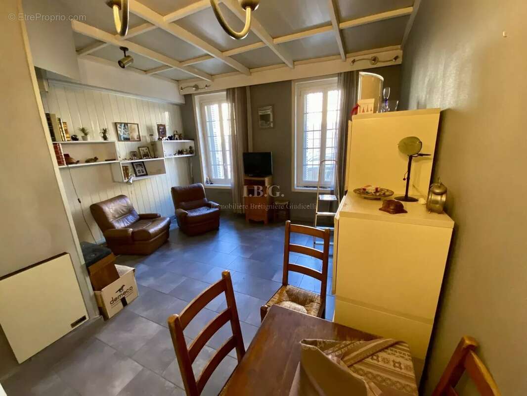Appartement à MARSEILLE-7E