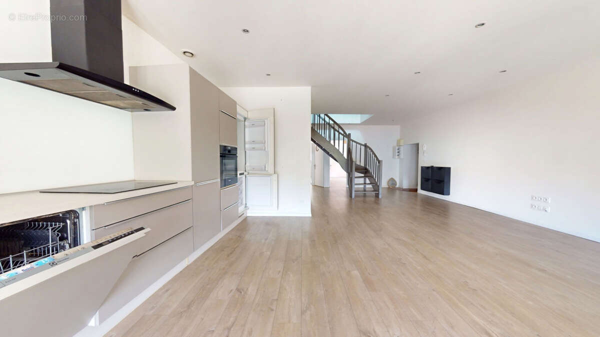 Appartement à SAINT-ETIENNE