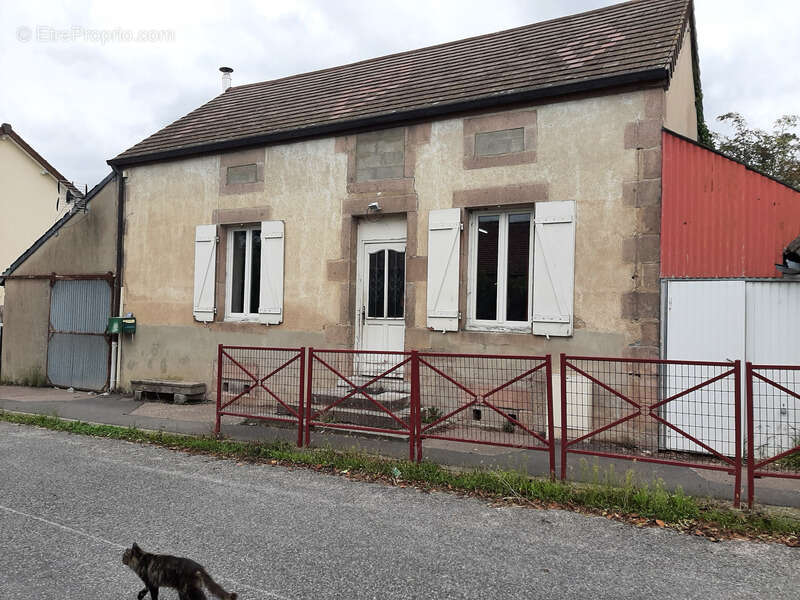 Maison à TOULON-SUR-ARROUX