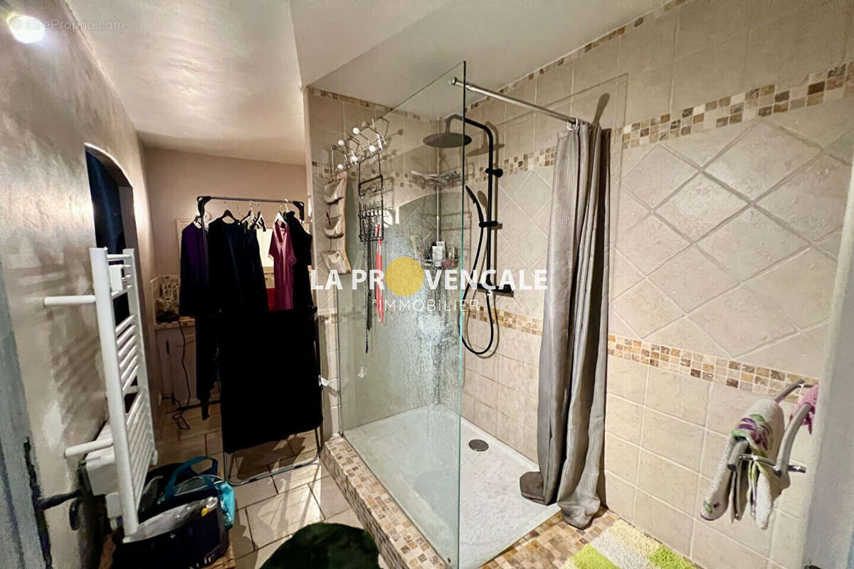 Appartement à POURCIEUX