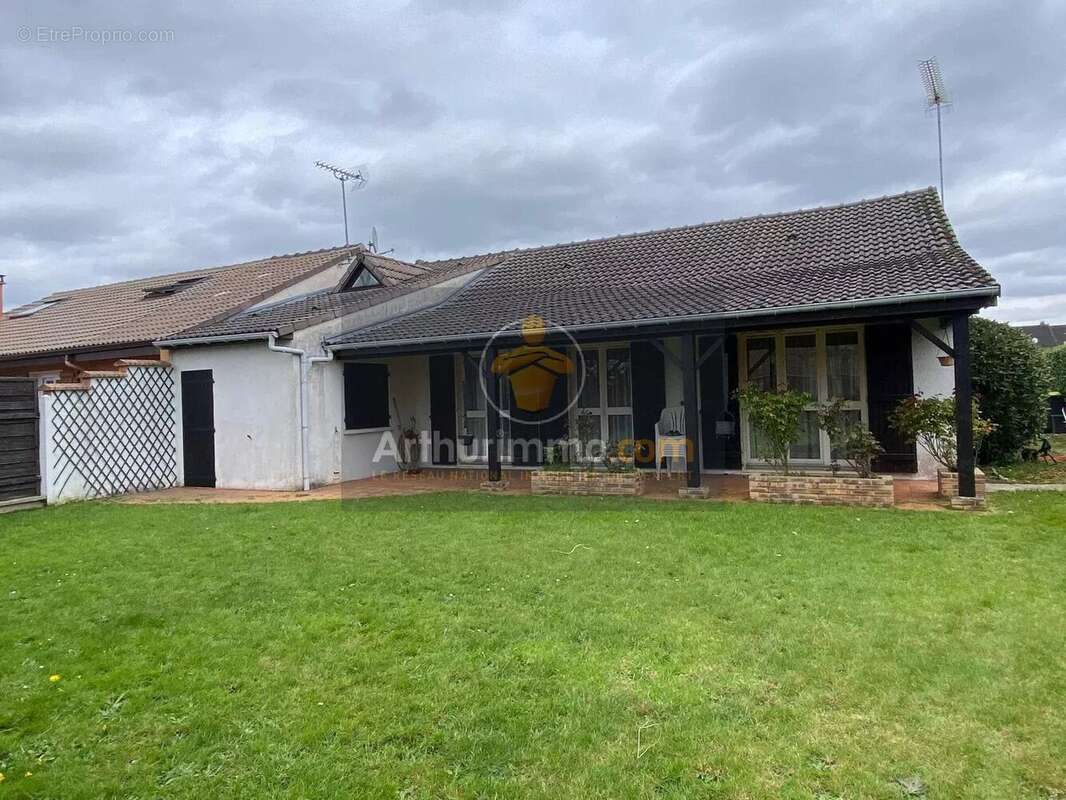 Maison à FONTENAY-TRESIGNY