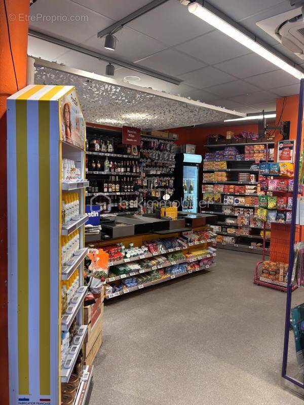 Commerce à VALLAURIS