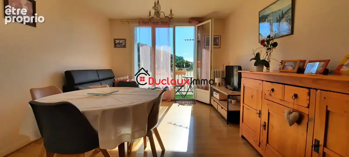 Appartement traversant deux chambres avec BALCON - PARKING & CAVE - photo 3