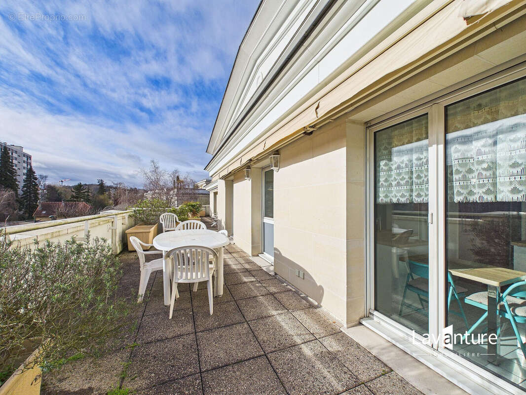 Appartement à LE PLESSIS-ROBINSON