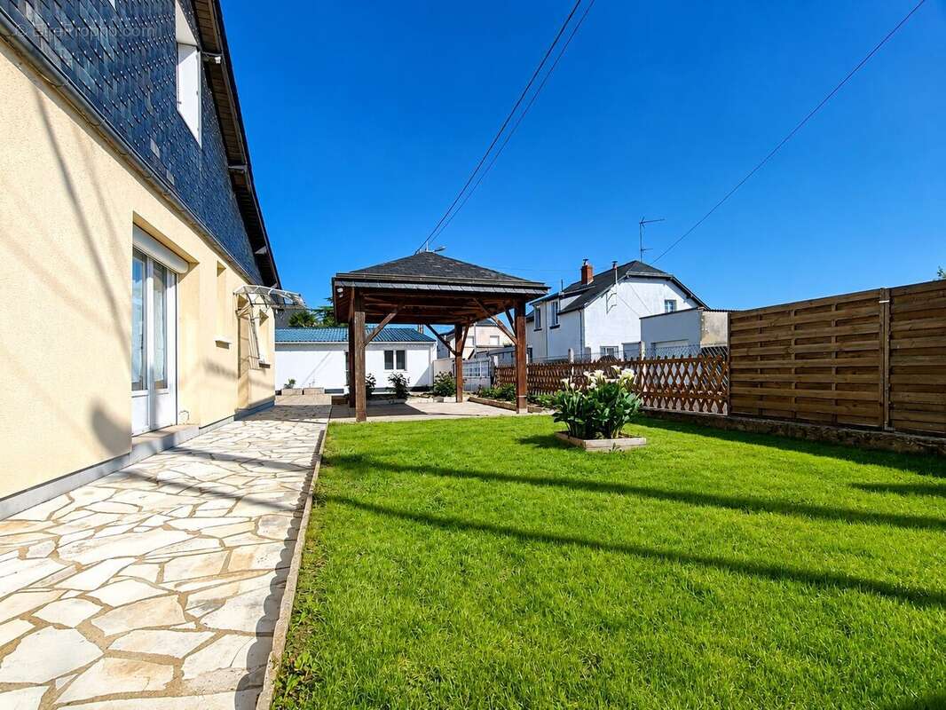 Maison à LES PONTS-DE-CE