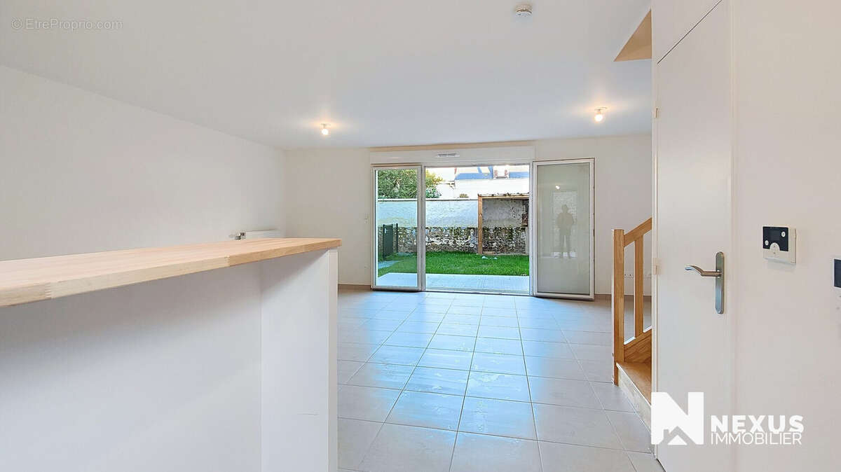 chambre 1 nord-est - Maison à SOTTEVILLE-LES-ROUEN