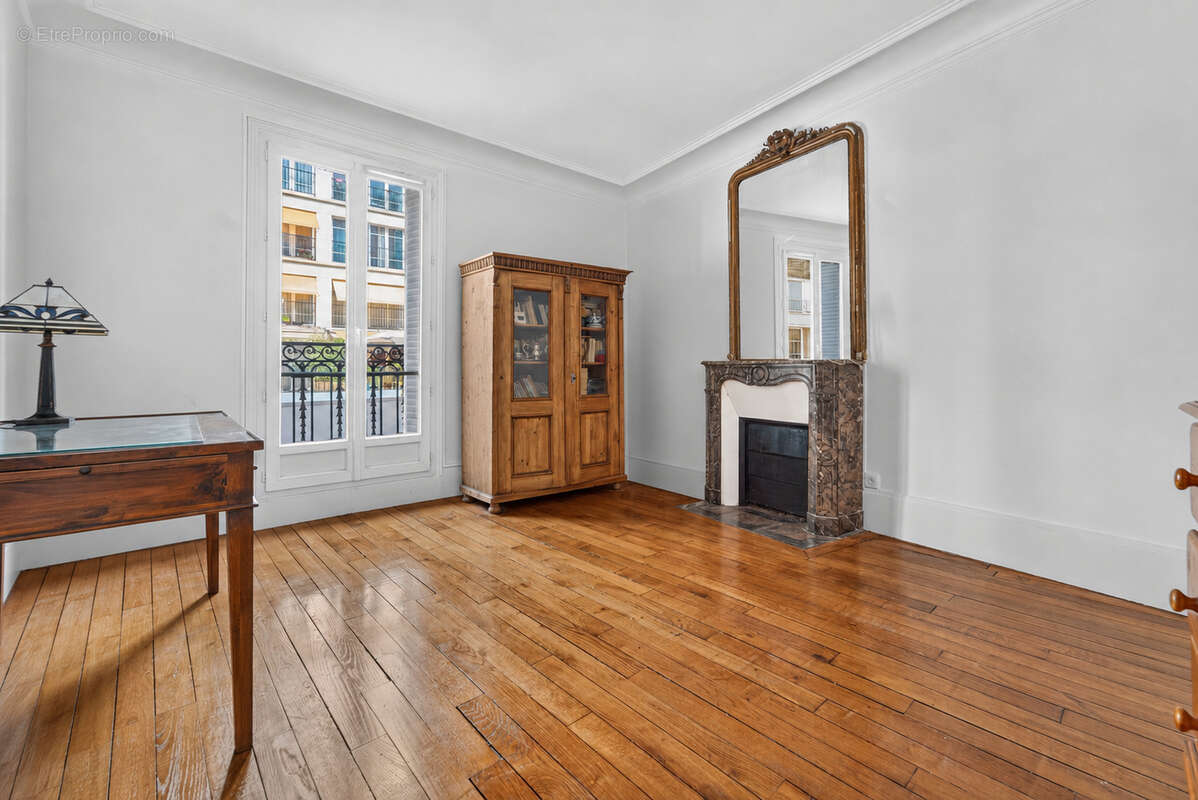 Appartement à PARIS-20E