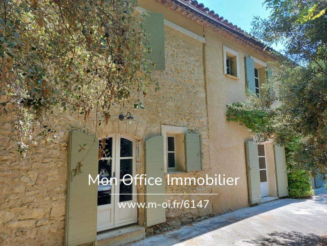 Maison à VAUGINES