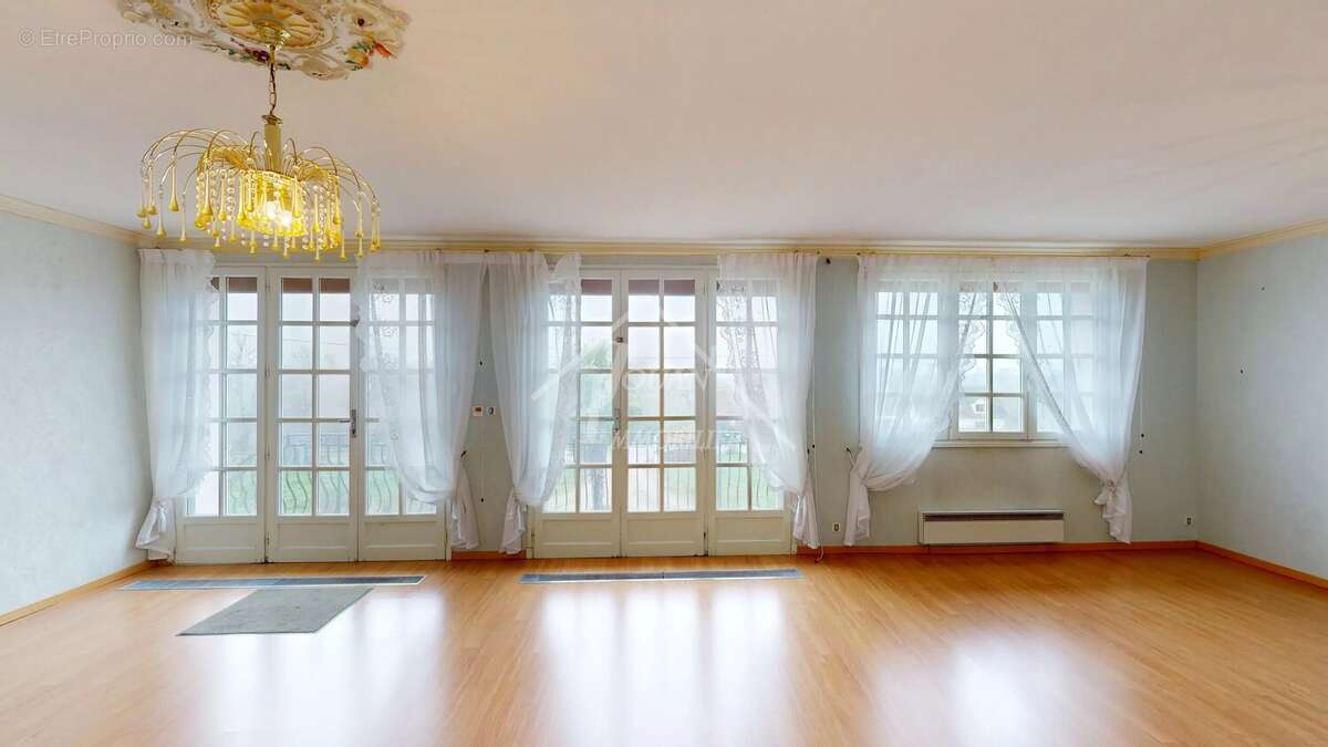 Maison à BOURBON-L'ARCHAMBAULT