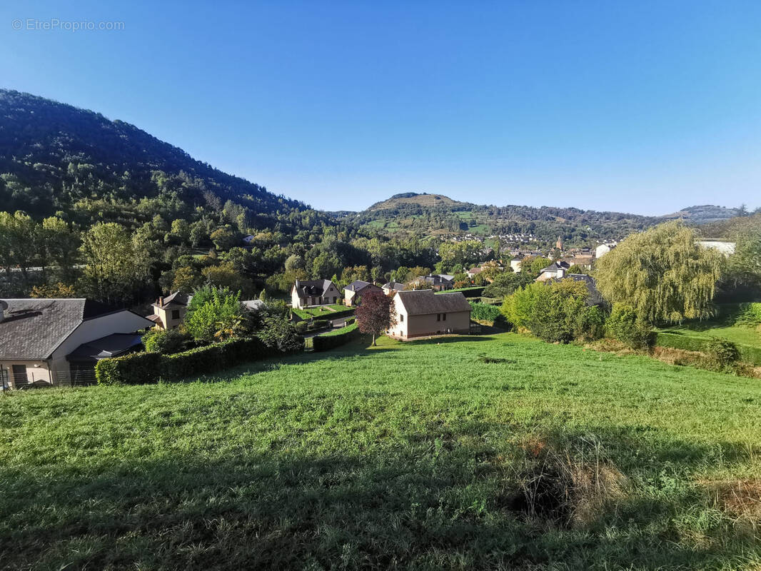 Terrain à MARCILLAC-VALLON