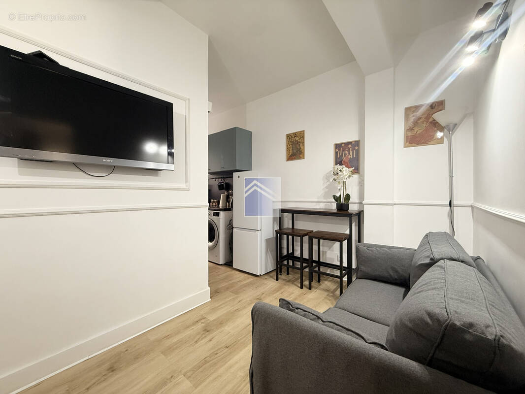 Appartement à COURBEVOIE