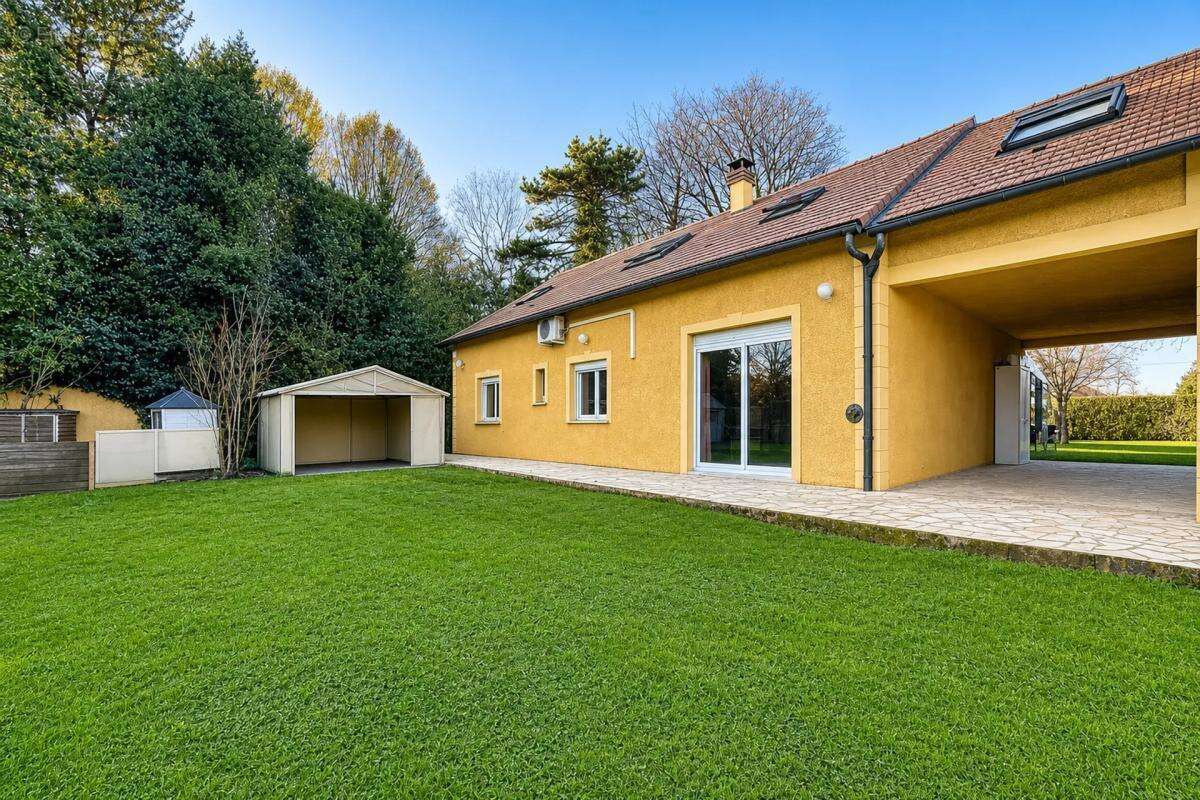 Maison familiale spacieuse à Gouvernes - photo 2
