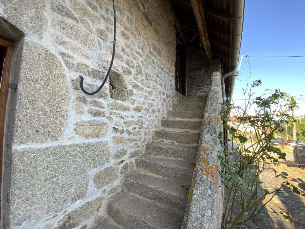 Maison à CLUGNAT