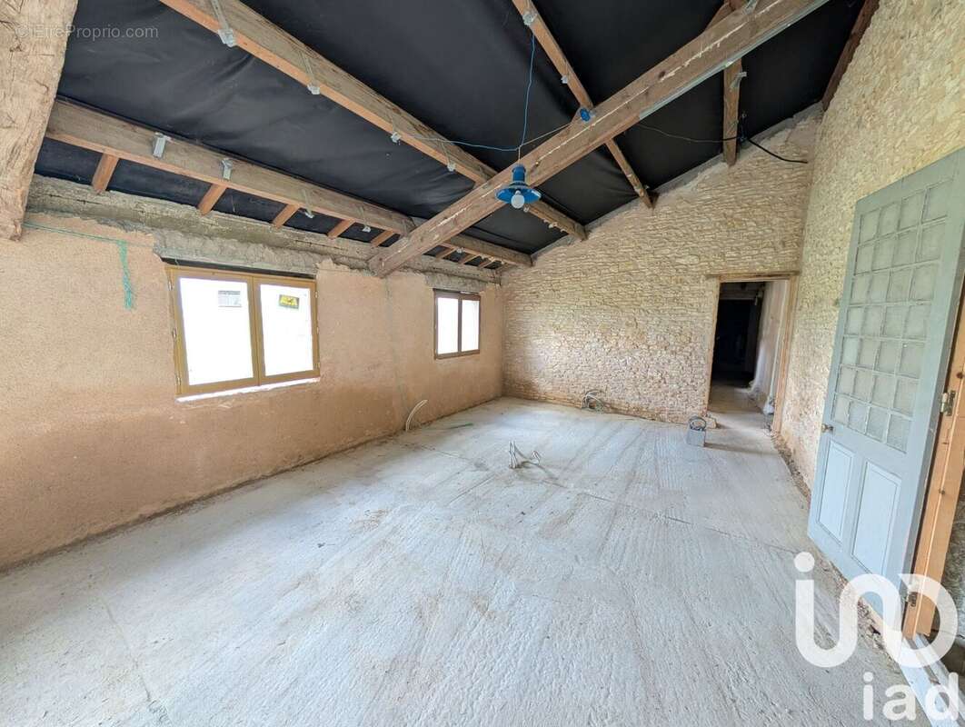 Photo 6 - Maison à LEIGNES-SUR-FONTAINE