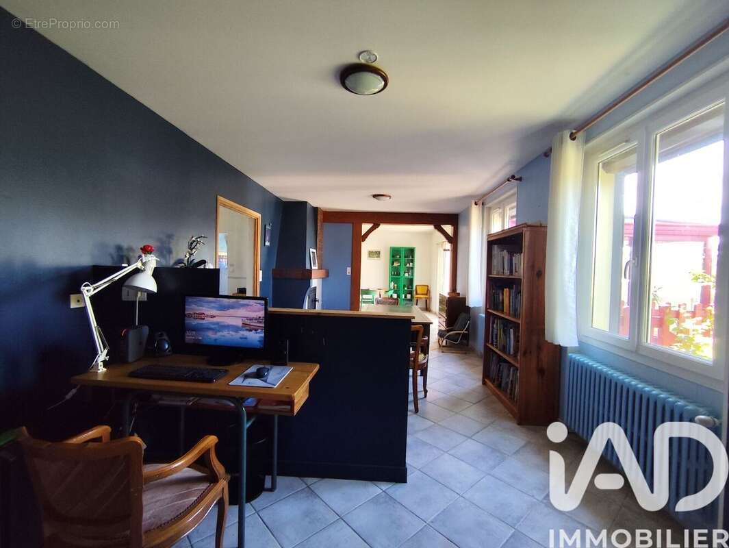 Photo 8