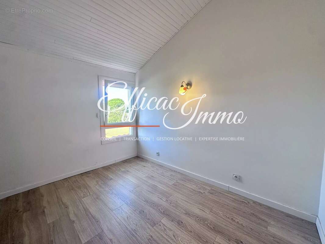 Villa 3 faces entièrement rénovée avec piscine - photo 13