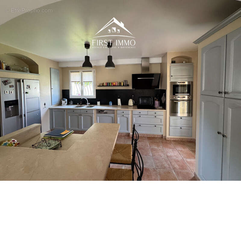 Maison à LA FARE-LES-OLIVIERS