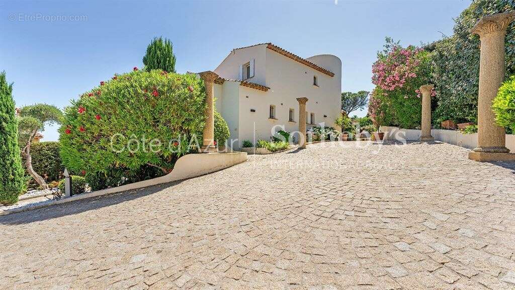 Villa de luxe avec vue sur Saint-Tropez, quartier Sémaphore, Sainte-Maxime - photo 14