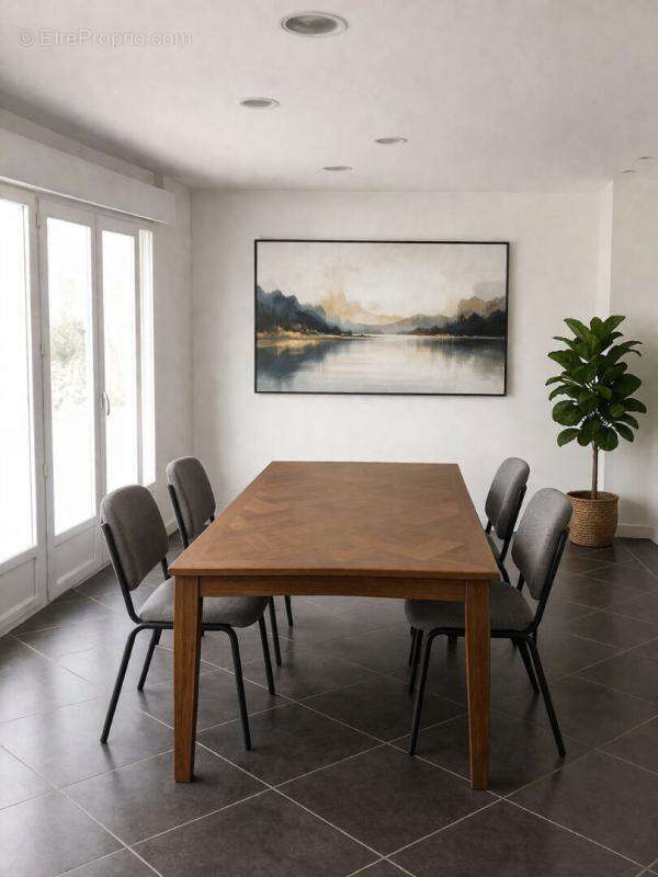 Centre ville toulon - tout a proximite - appartement de type 3 - cellier - - photo 3