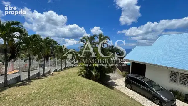 Villa de type F5 et pette dépendance avec vue mer sur les hauteurs de CASE-PILOTE - photo 2