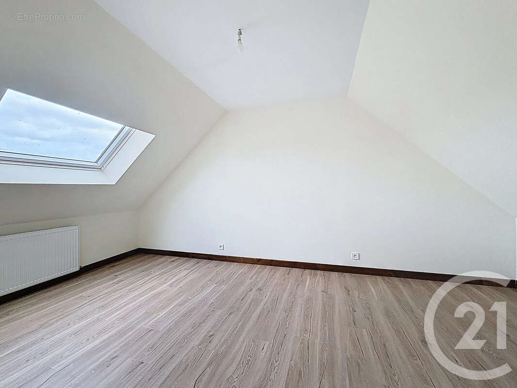 Maison 105 m² à Prat  - photo 9