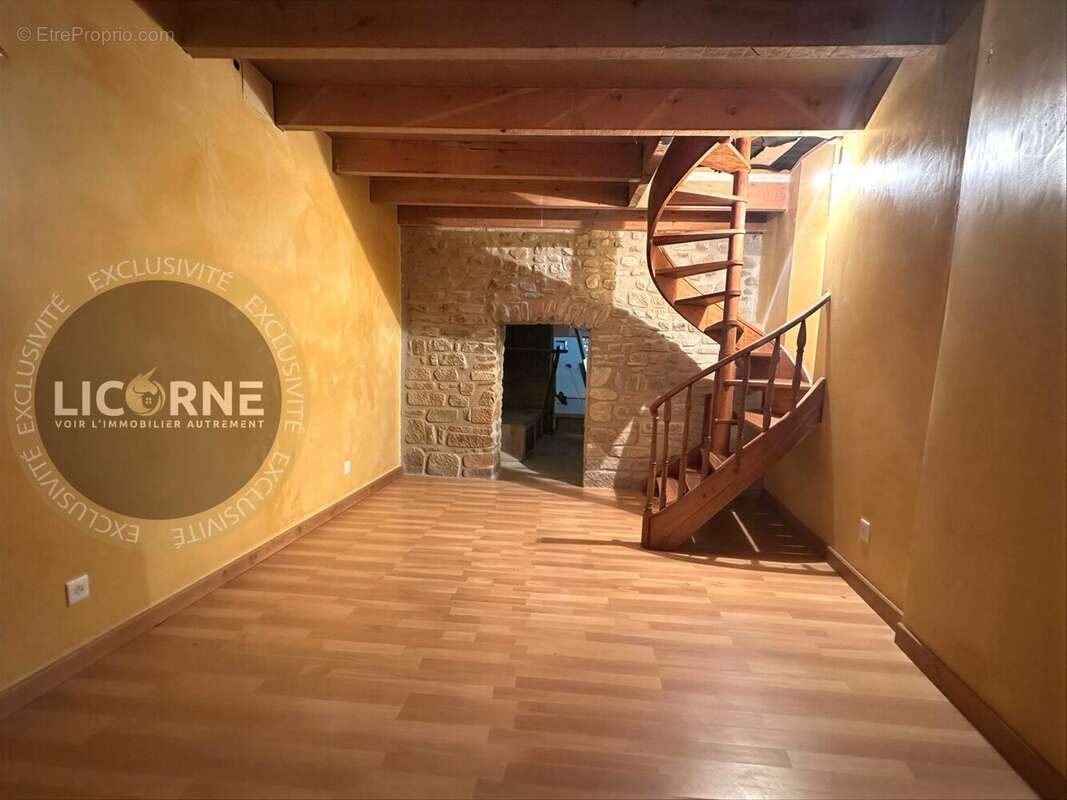 Duplex 1 - Etage 1 - Maison à SAINT-MARTIN-DE-CASTILLON