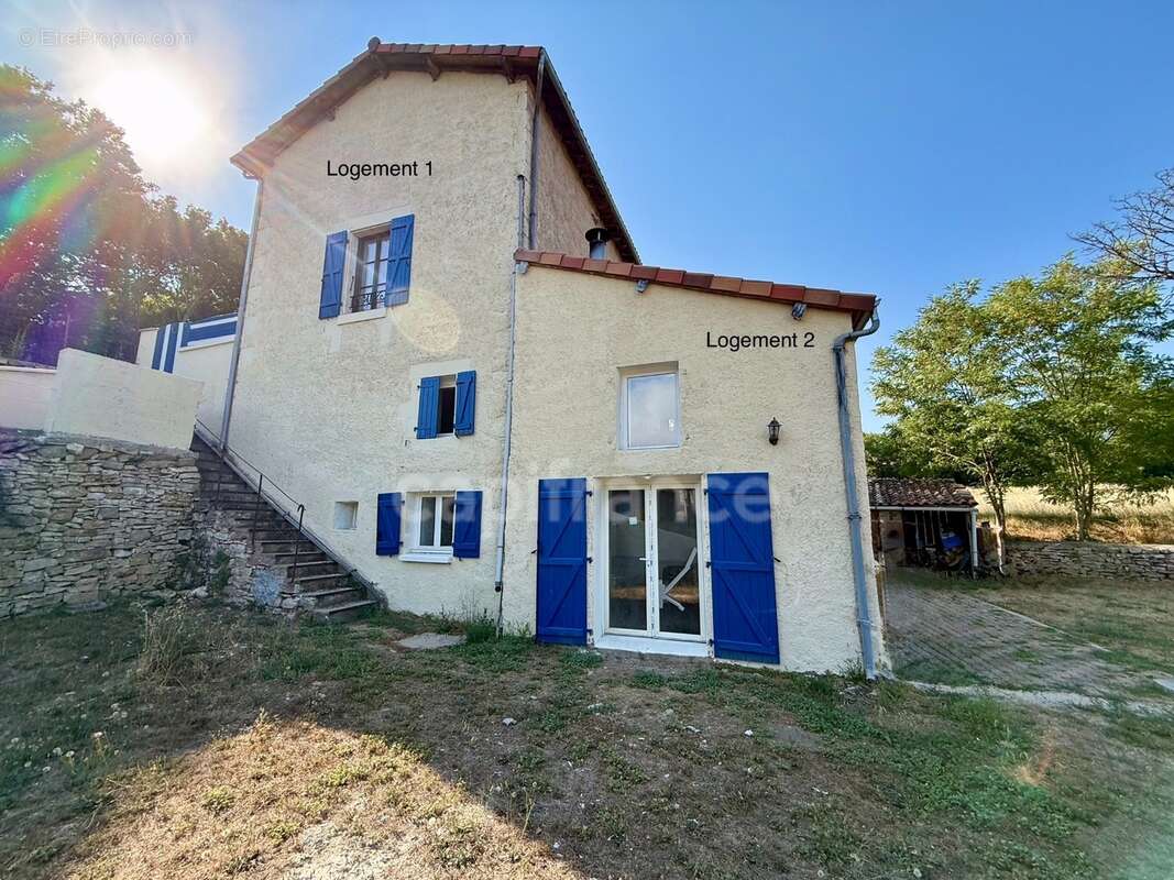 Maison avec deux logements indépendants : une opportunité rare pour habiter, investir ou réunir plusieurs générations - photo 11