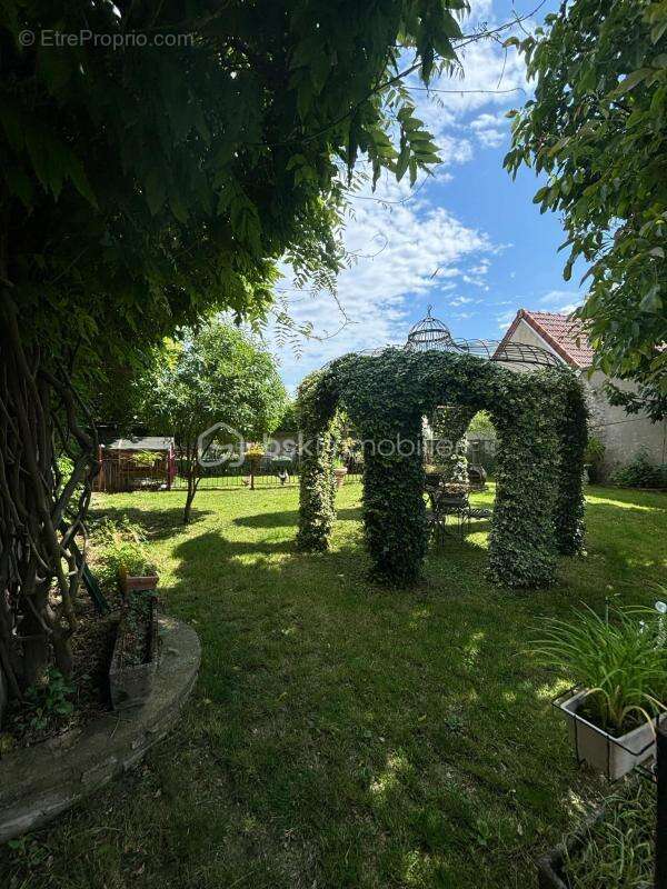 Maison à NANTEUIL-LE-HAUDOUIN