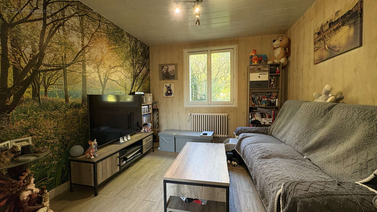 Maison à SAINT-VAAST-LES-MELLO