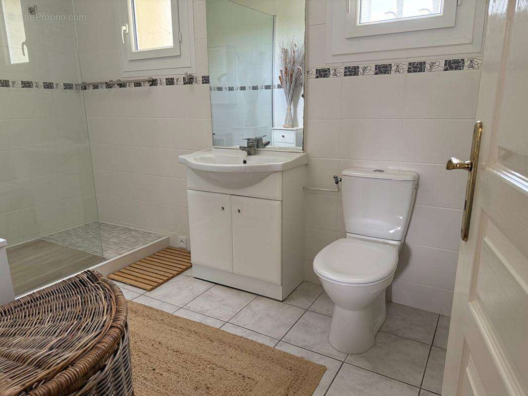 Charmante maison de campagne avec maison d'amis, piscine et intimité totale - photo 10