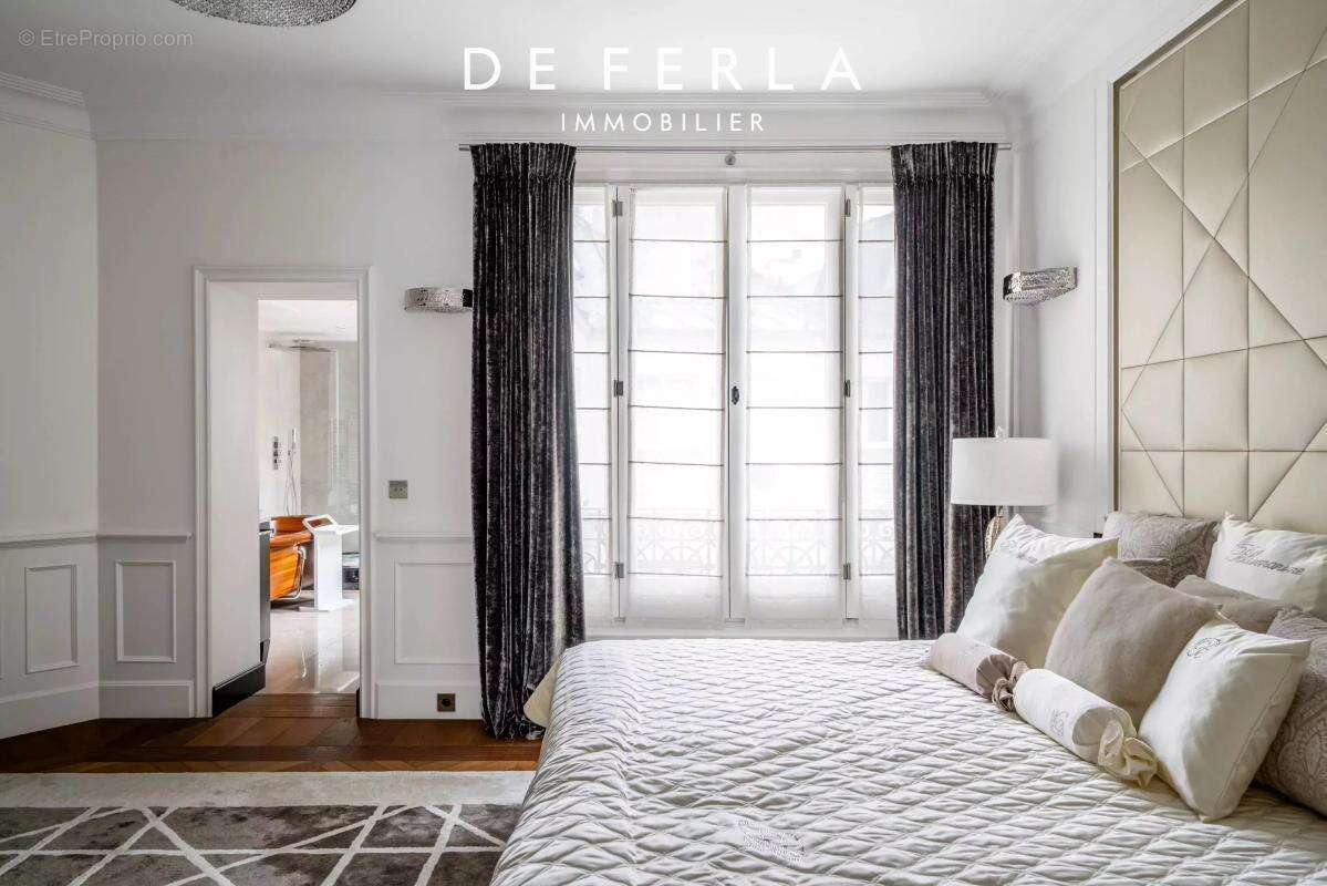 Appartement à PARIS-8E