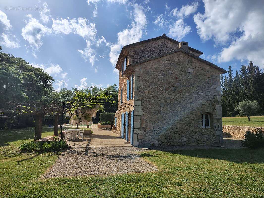 MOISSAC BELLEVUE, superbe mas renové sur 9530 m2 de terrain. - photo 5