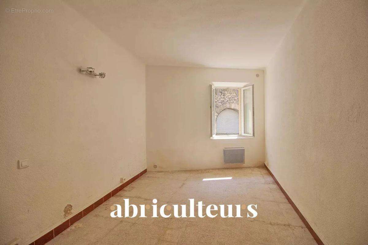 Appartement à ROGNES