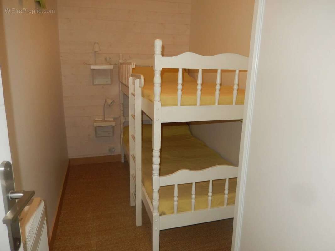Appartement à EAUX-BONNES