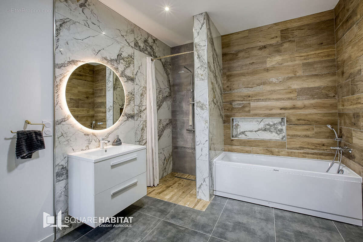 Maison à MONTREUIL-JUIGNE