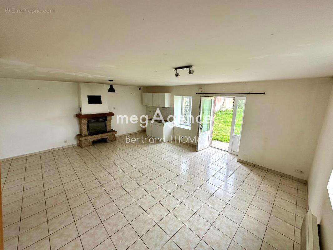 Maison à SENS-DE-BRETAGNE