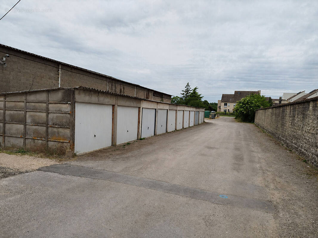 Parking à VERDUN-SUR-LE-DOUBS