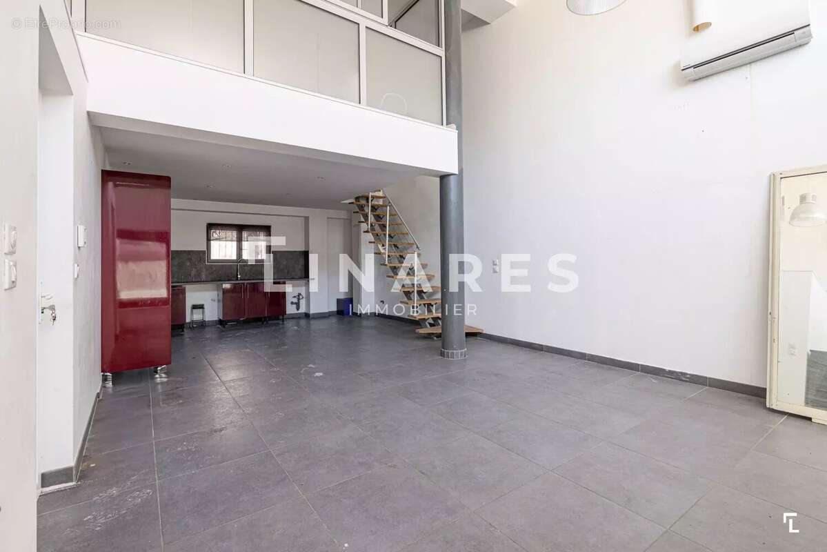 Appartement à MARSEILLE-1E