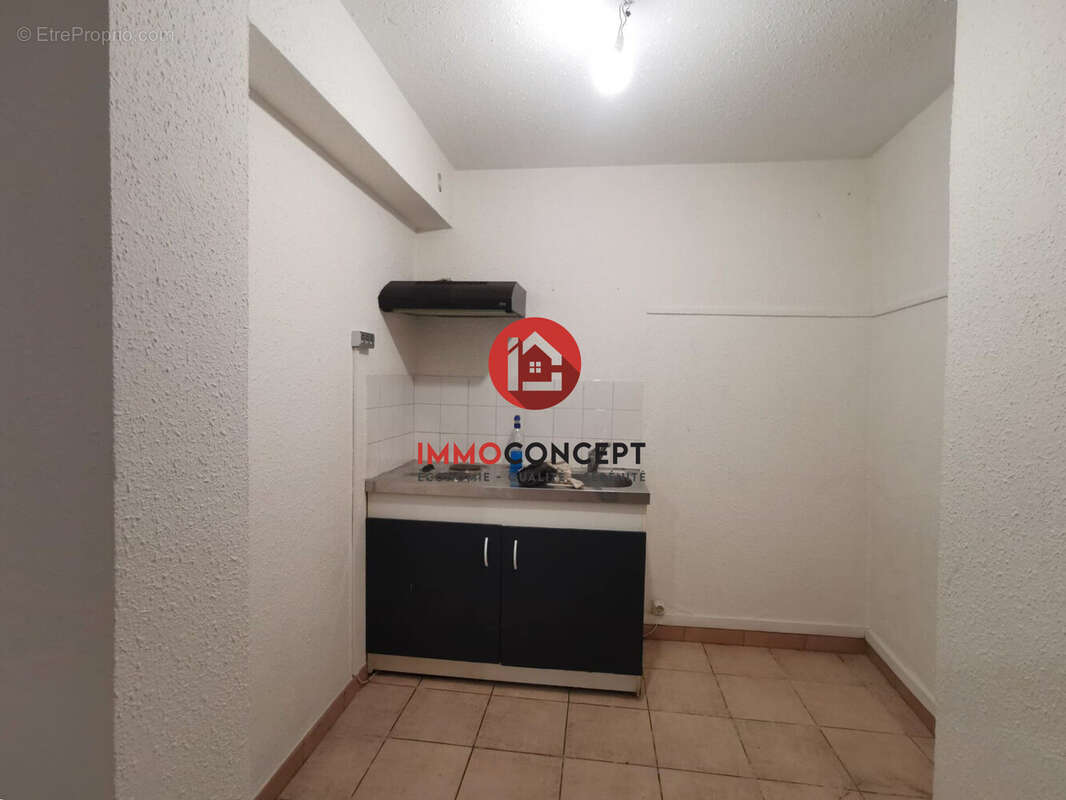 Appartement à BAGNOLS-SUR-CEZE
