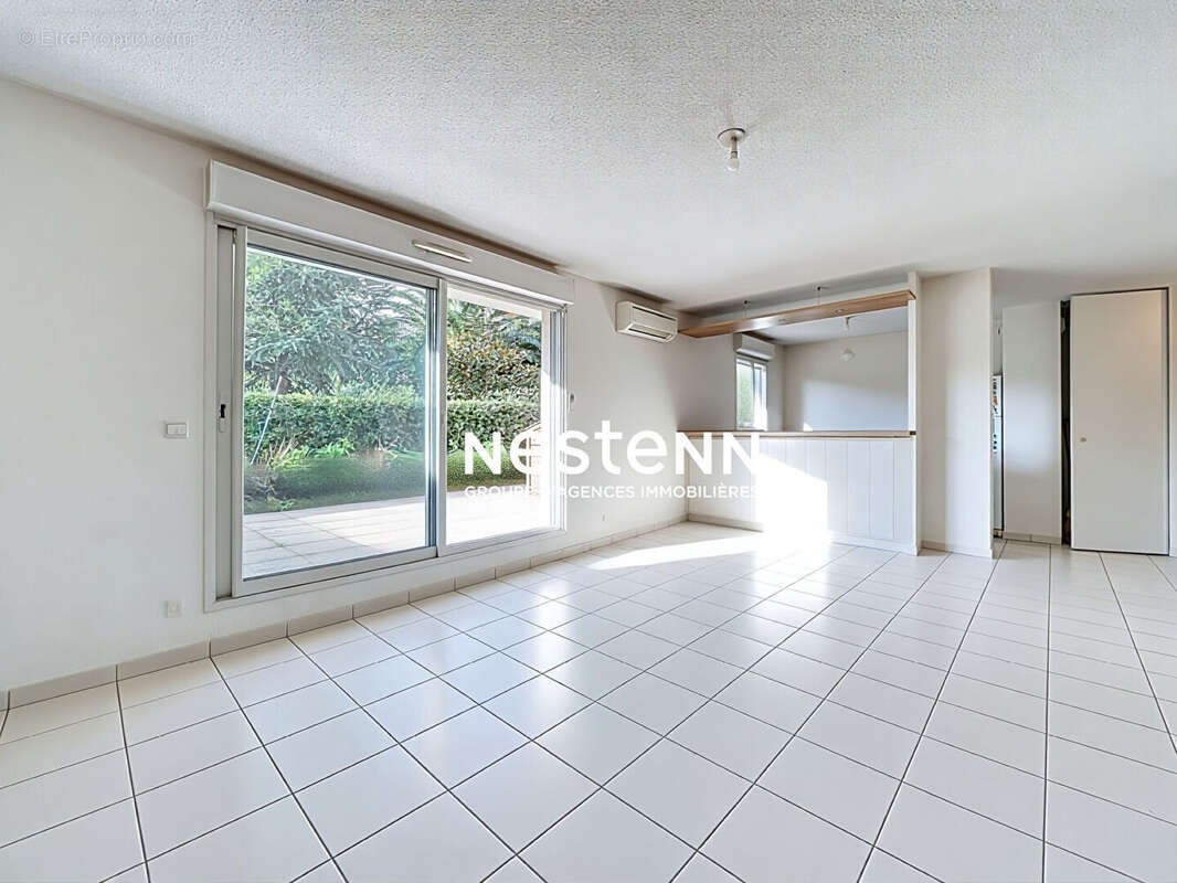Appartement à VALLAURIS
