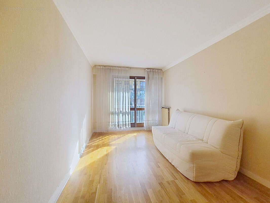 Appartement à L&#039;HAY-LES-ROSES