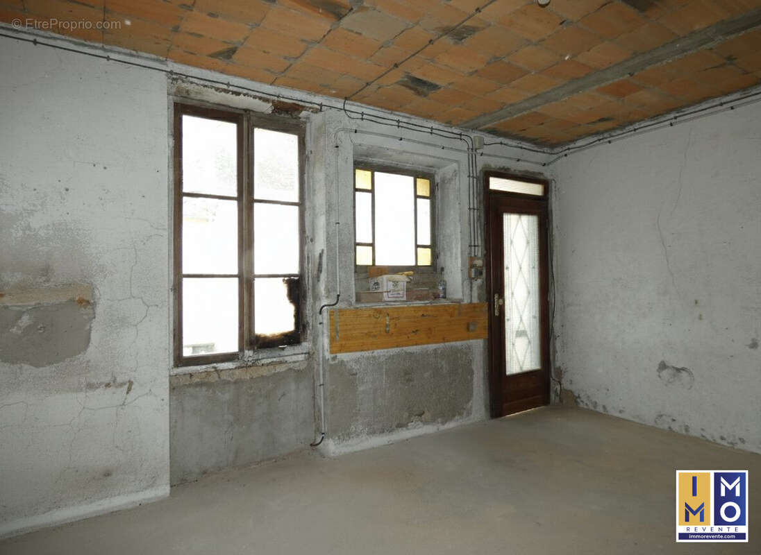 Appartement à SAINT-MARTIN-D'AUXIGNY